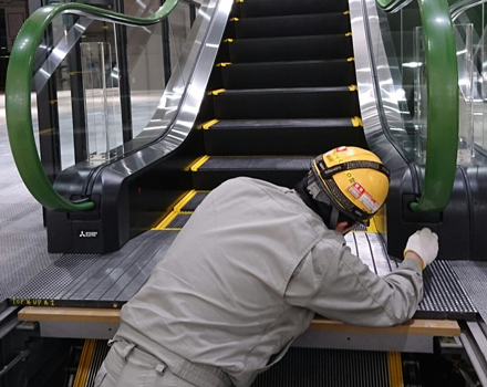 エスカレーター工事