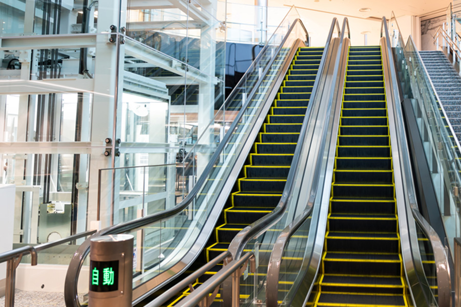 完成したエレベーター・エスカレーターが社会の役に立つ！