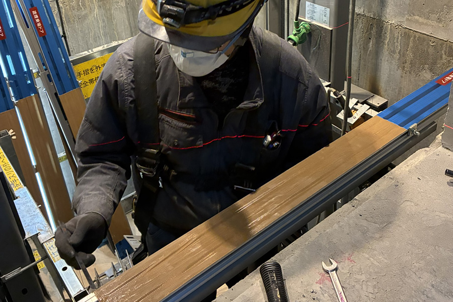 乗り場機器の取付け